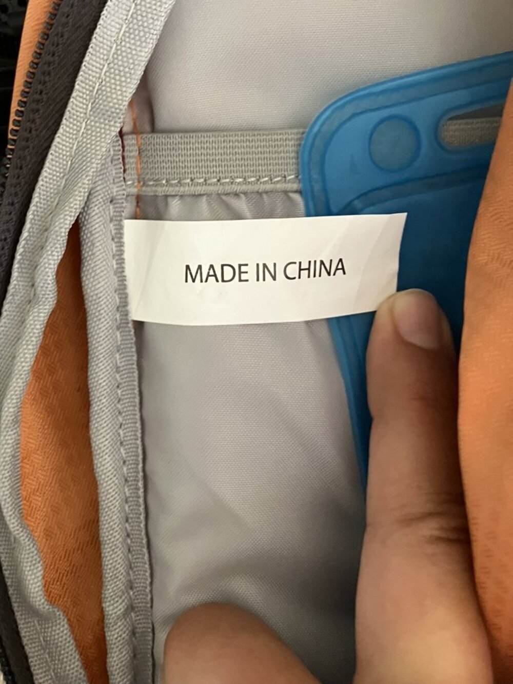 QUEST ORANGE HYDRATION BACKPACK W/ WATER BLADDER INCLUDED 🎒💧 - Picture 13 of 13